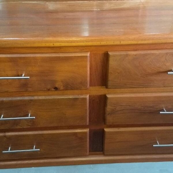 2980-COMODA 1.60 MTS 6 CAJONES MANIJAS METAL