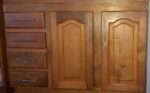 580-BAJO MESADA 1.20 MTS 4 CAJONES 2 PUERTAS   ( MANIJAS METAL - BISAGRAS CAZOLETA)