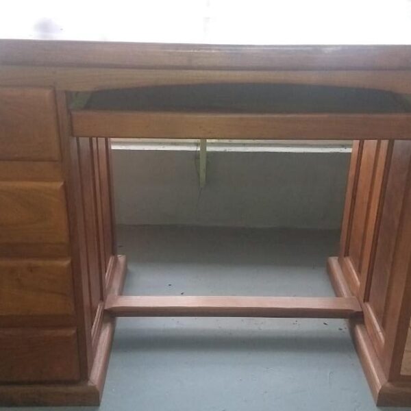 4960-ESCRITORIO PARA PC 1.40 MTS