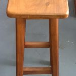 1920-BANQUETA CUADRADA BAJA SIN RESPALDO
