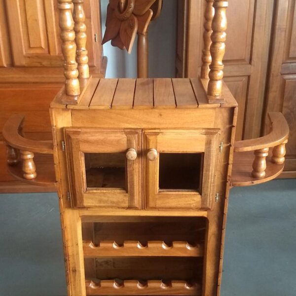 370-BODEGA DE 12 BOTELLAS CON PUERTAS, ALEROS Y COPERO