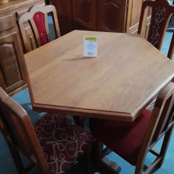 8540- MESA HEXAGONAL 1,20 X 1,20 MTS (PATA BOTELLA)